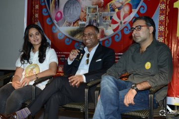 Size Zero Movie Press Meet